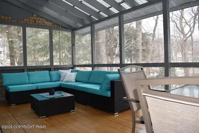 $550,000 | 275 Canterbury Road, Bushkill, PA 18324