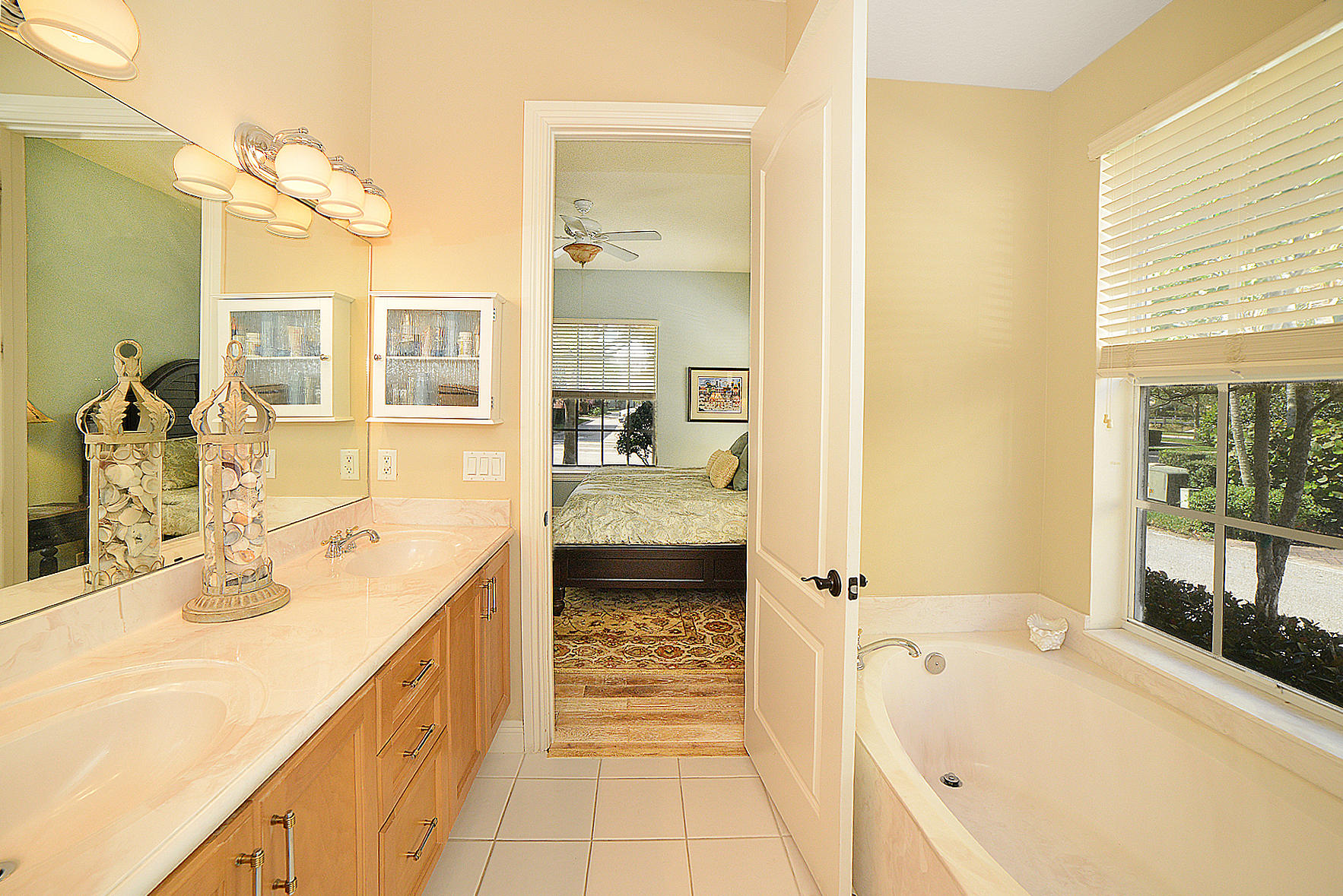 109 Inkberry Drive Jupiter, FL 33458 - Photo 12 of 27 MBA