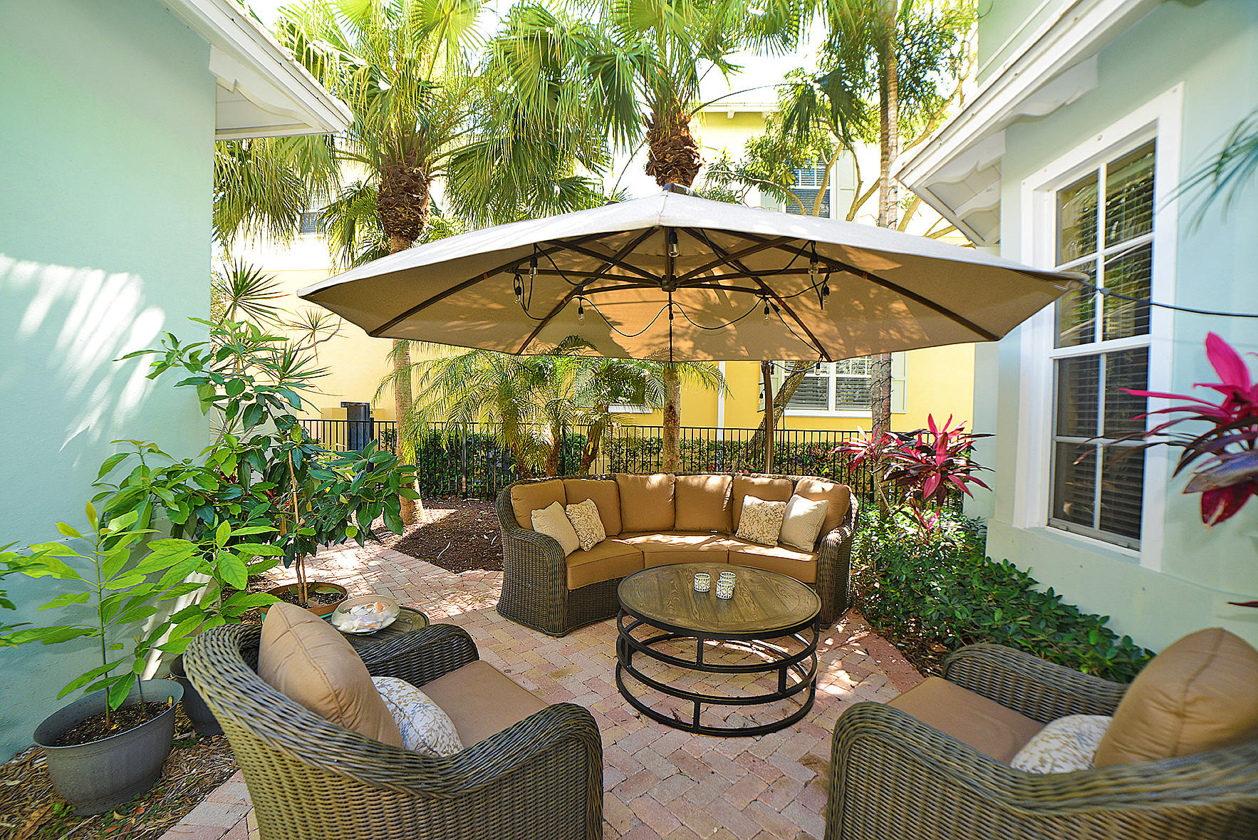 109 Inkberry Drive Jupiter, FL 33458 - Photo 24 of 27 Back patio close