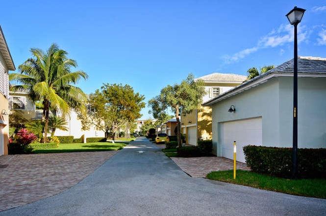 109 Inkberry Drive Jupiter, FL 33458 - Photo 25 of 27 Alley