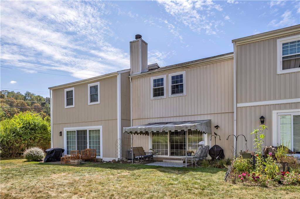 68 New London Lane Oakmont, PA 15139 - Photo 3 of 25 a front view of a house with garden
