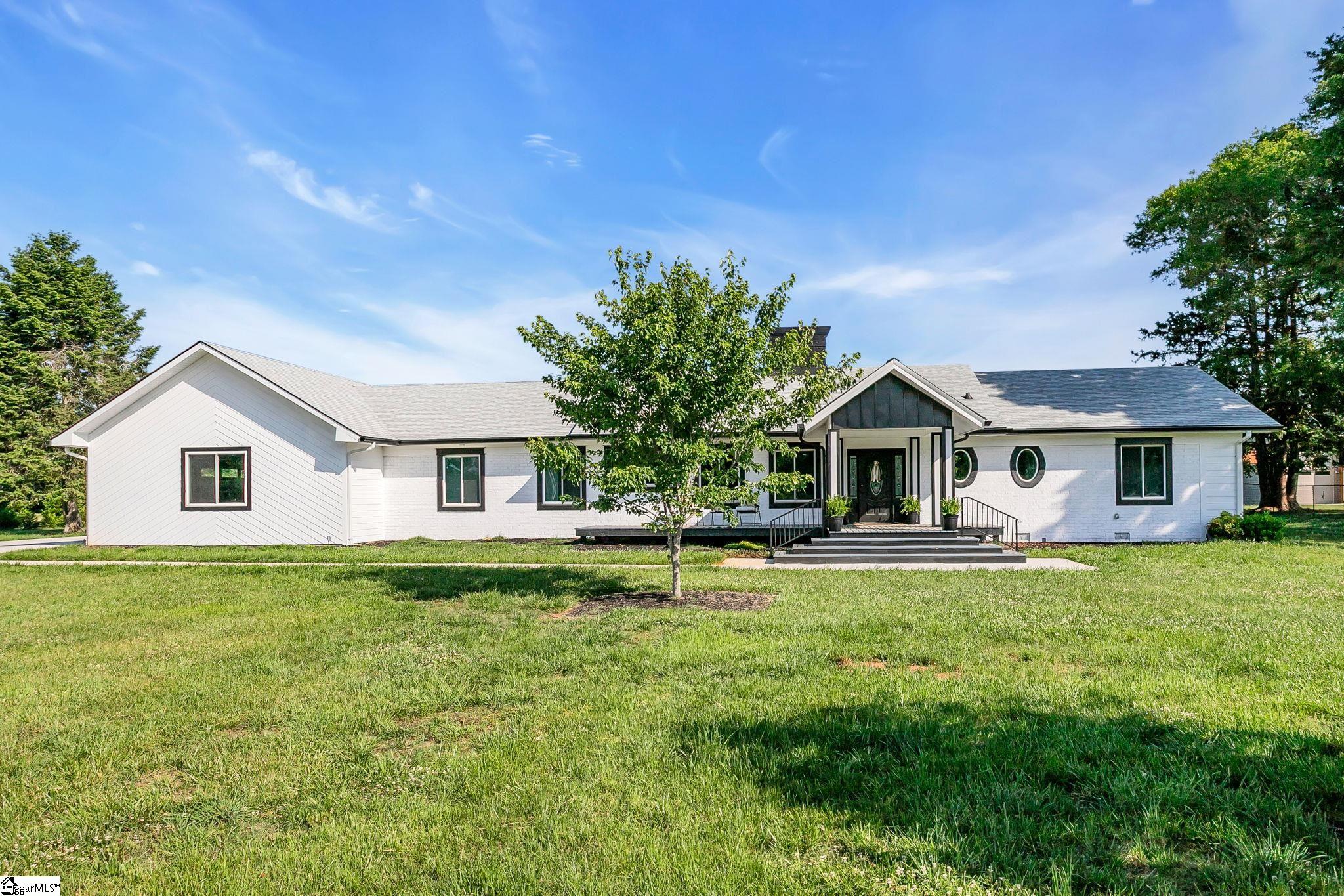 305 Waters Road Taylors, SC 29687 - Photo 12 of 48