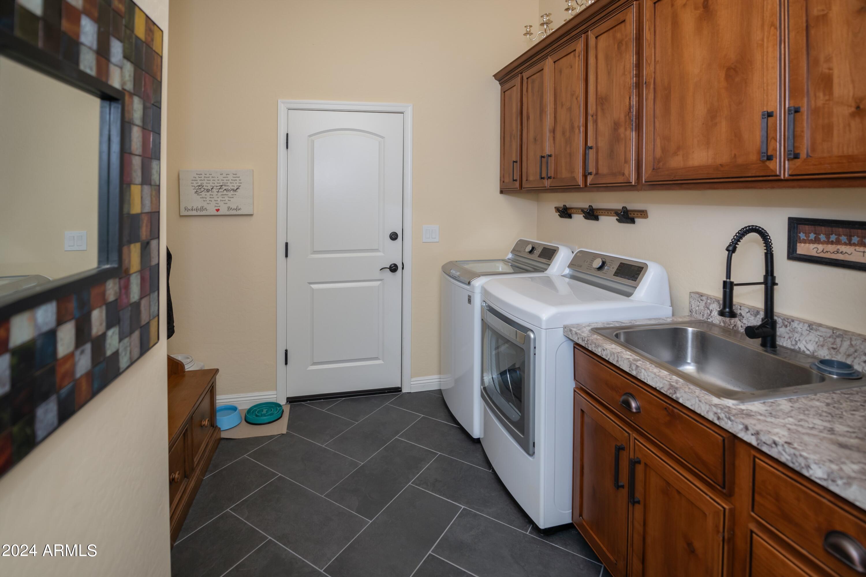 11445 Arrow Ranch Road Prescott, AZ 86305 - Photo 23 of 38 Laundry