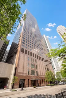 $1,075,000 | 161 East Chicago Avenue, Unit 33B, Chicago, IL 60611