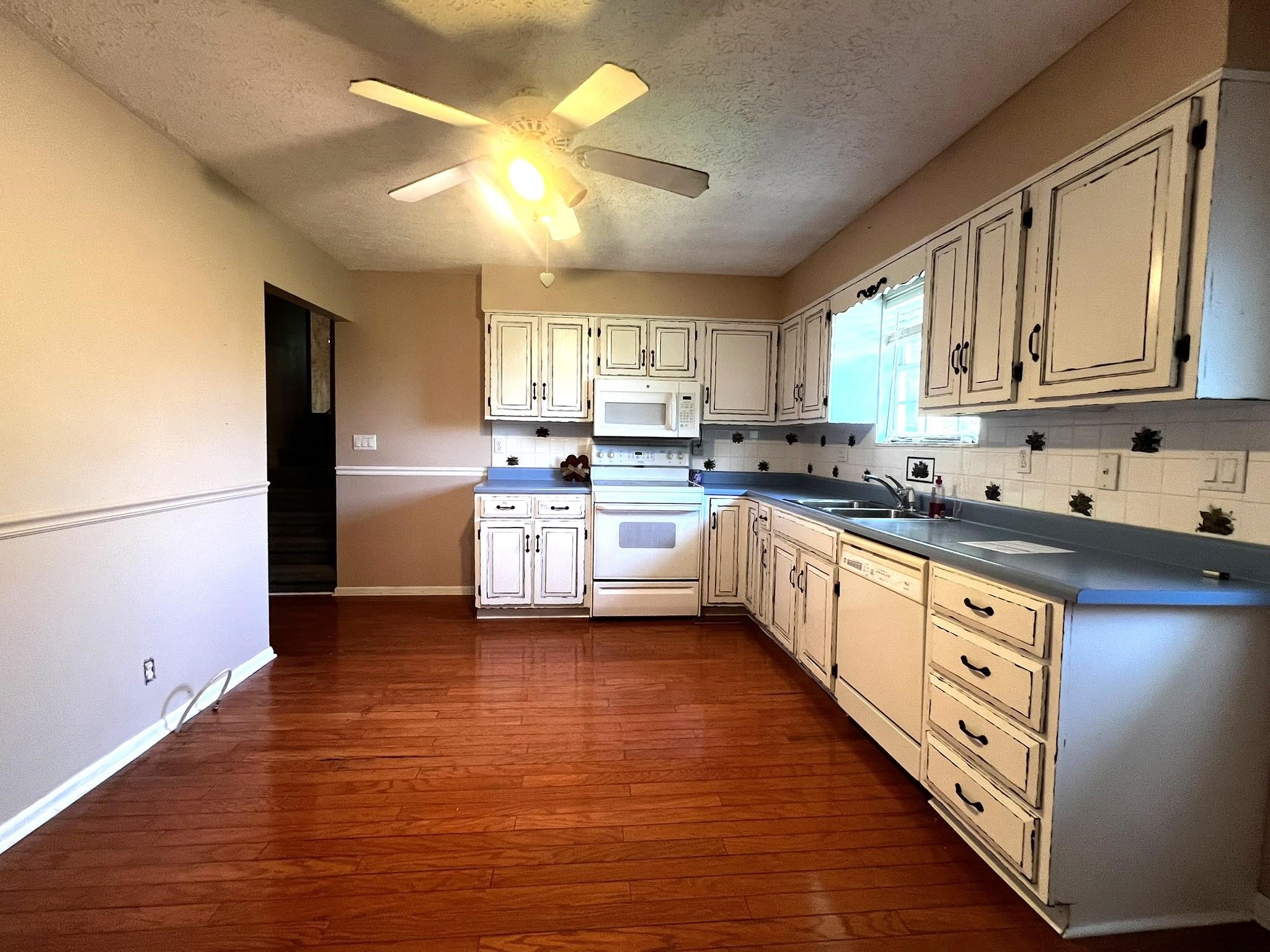 619 West Greenhill Road Ashland, KY 41102 - Photo 6 of 42