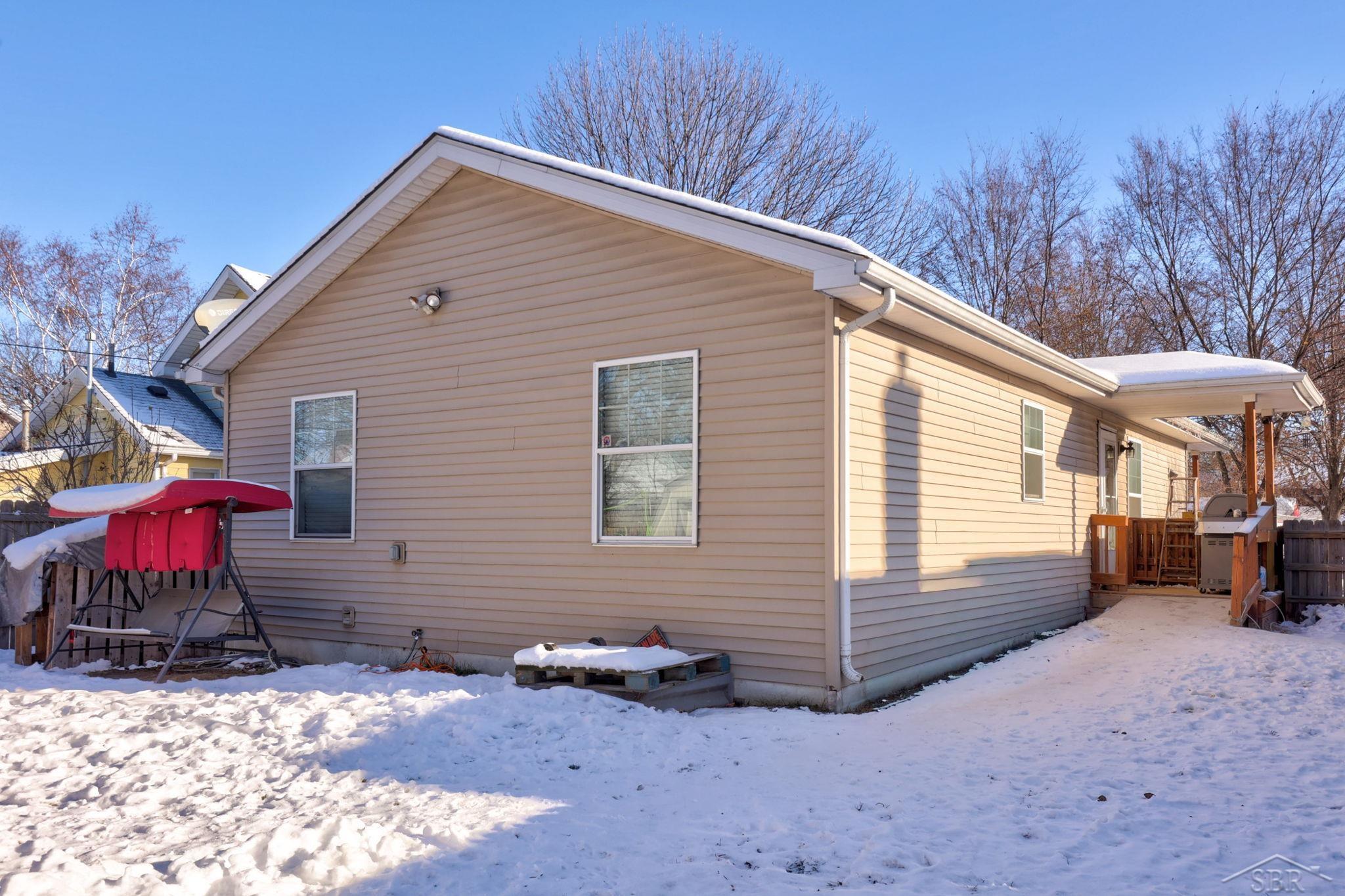 606 Wilson Street Bay City, MI 48708 - Photo 18 of 24 50195619-0e640d8c-bd7d-4566-a66d-83d7e54707b5.JPG