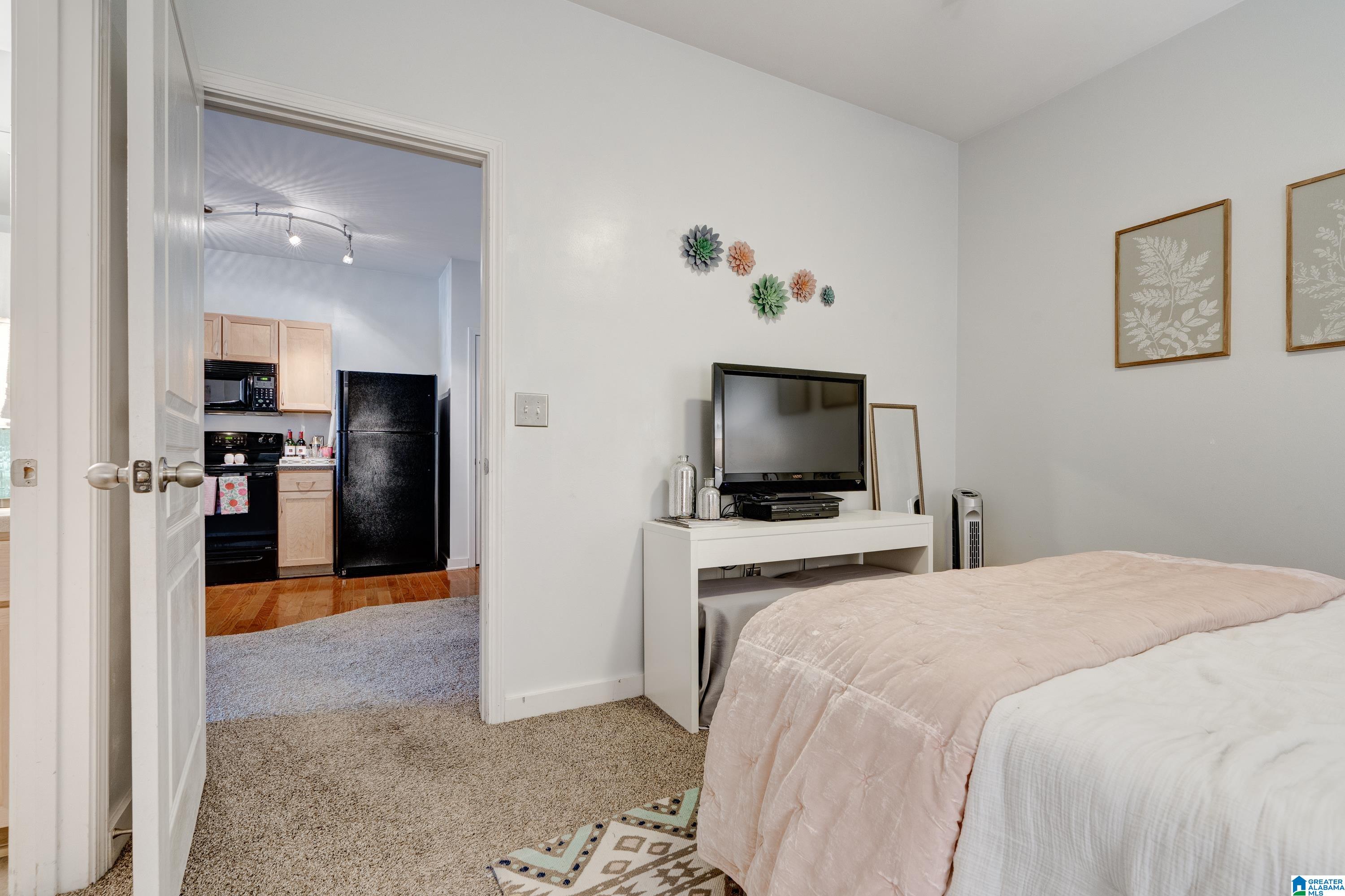 401 20th Street South, Unit 409 Birmingham, AL 35233 - Photo 22 of 37