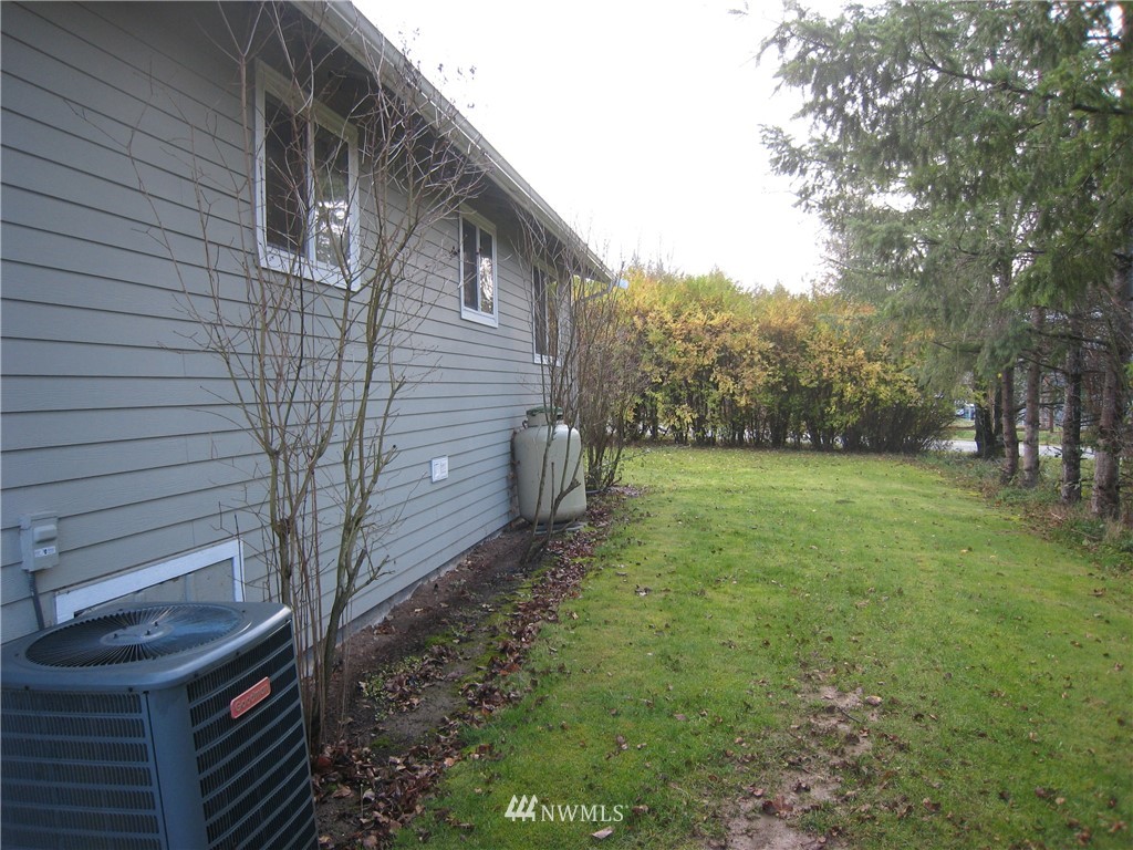 2478 East Hemmi Road Bellingham, WA 98226 - Photo 34 of 38 Gallery Image 34