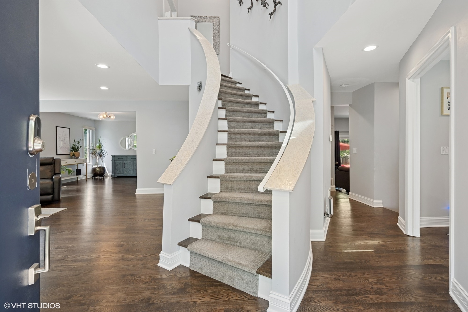 320 Chateau Drive Buffalo Grove, IL 60089 - Photo 2 of 36