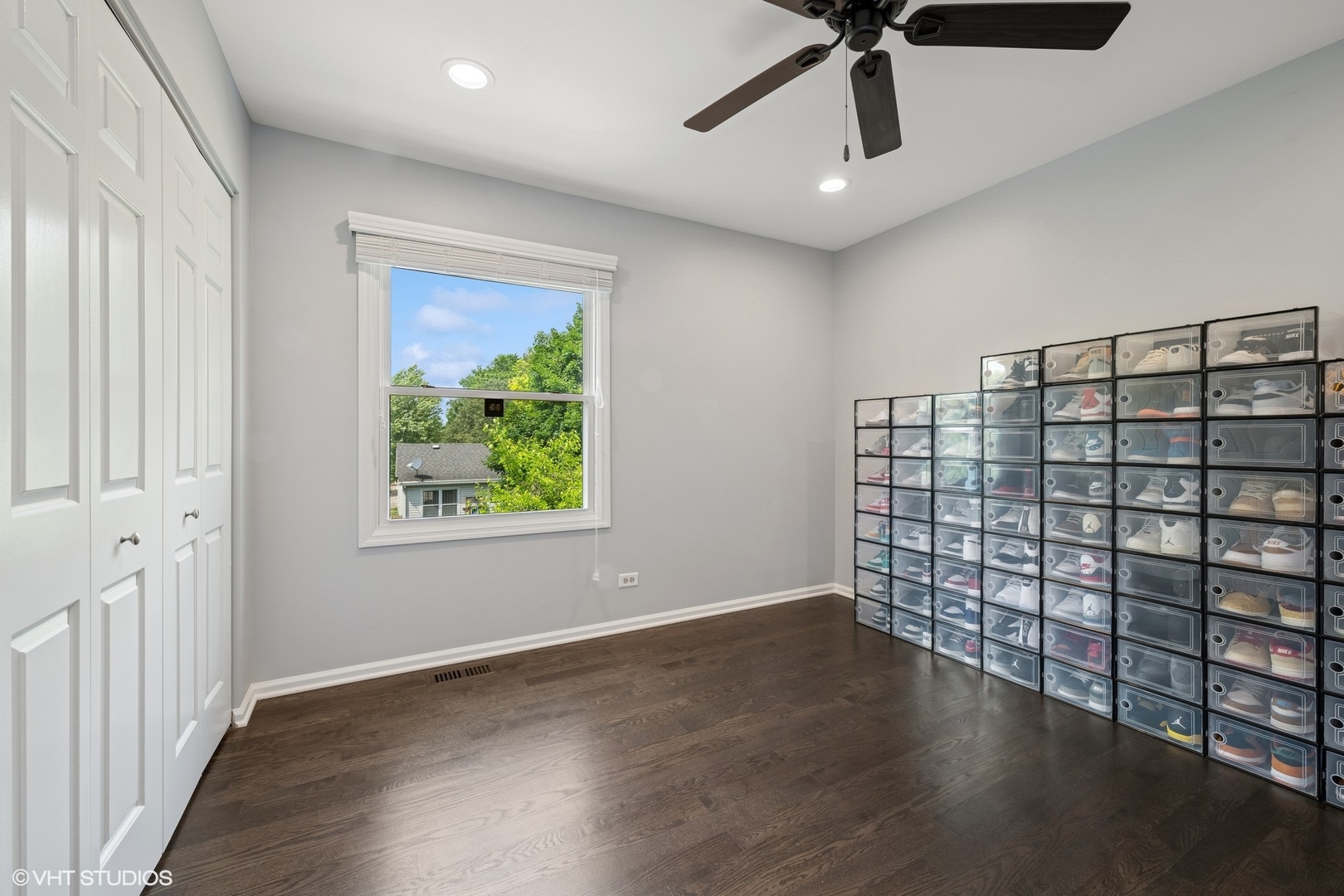 320 Chateau Drive Buffalo Grove, IL 60089 - Photo 23 of 36