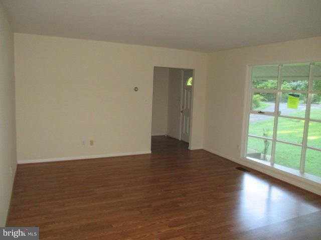 6715 Cherry Hill Road Baldwin, MD 21013 - Photo 7 of 22 Living Room