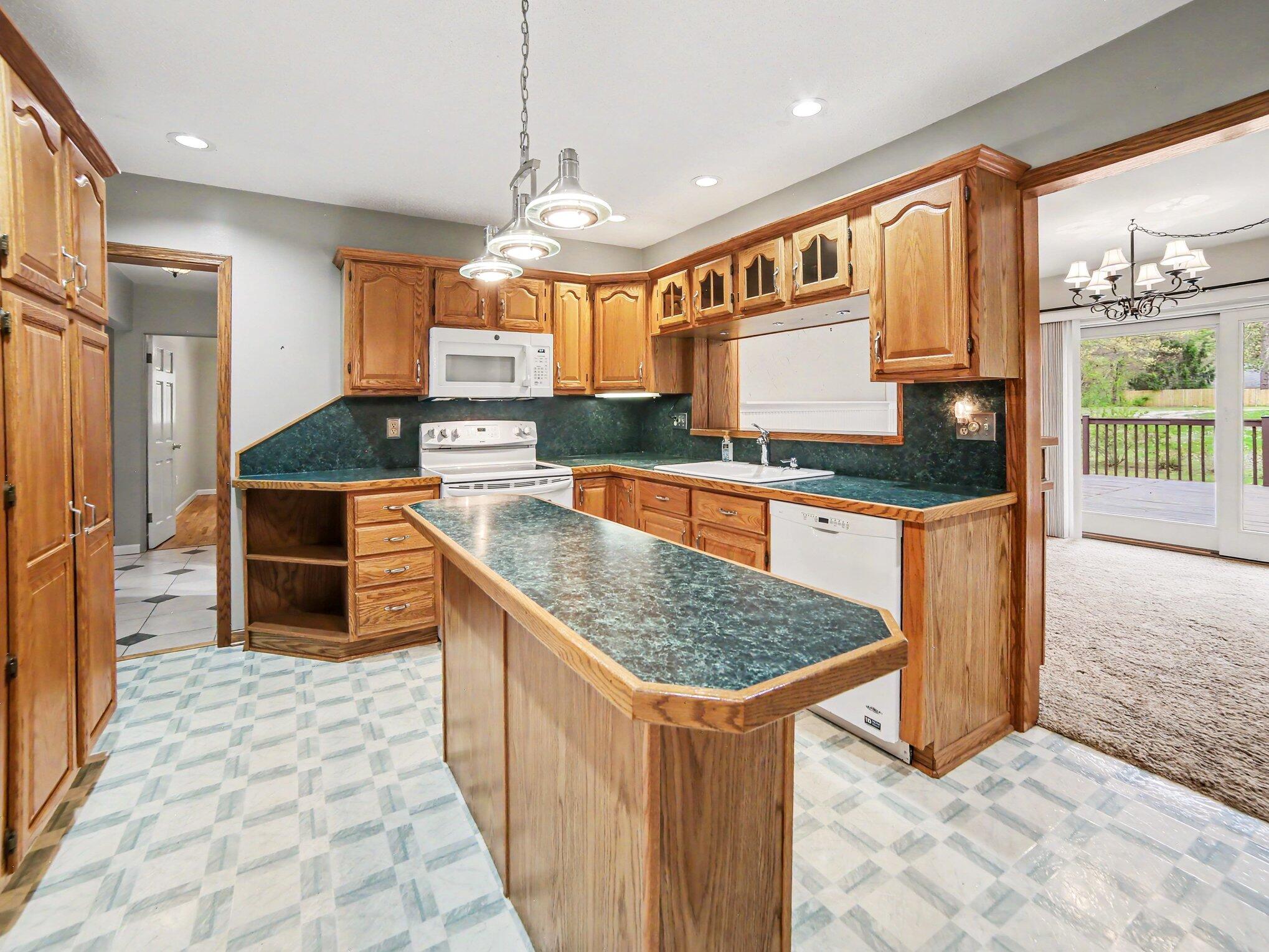 204 North Fruitport Road Spring Lake, MI 49456 - Photo 6 of 37 Island