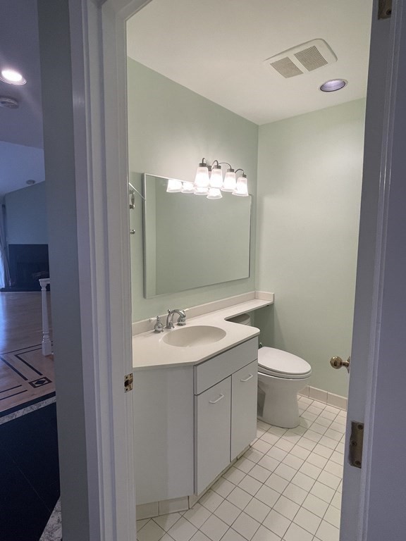 69 Algonquin Road, Unit 69 Chestnut Hill, MA 02467 - Photo 16 of 26