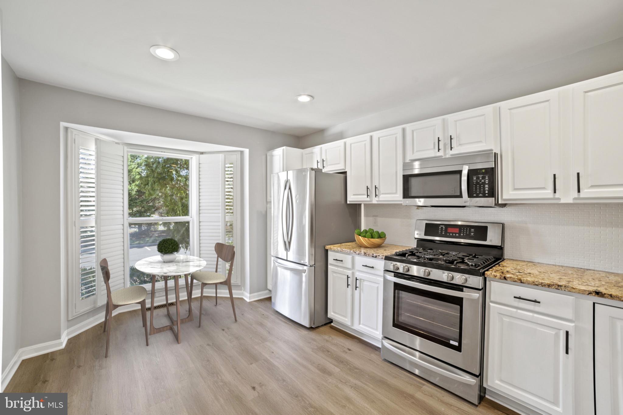 12099 Edgemere Circle Reston, VA 20190 - Photo 6 of 24 Gallery Image 6