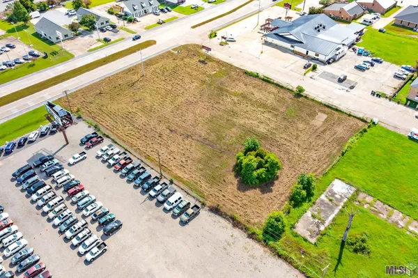 $300,000 | 1105 West Tunnel Boulevard, Houma, LA 70360