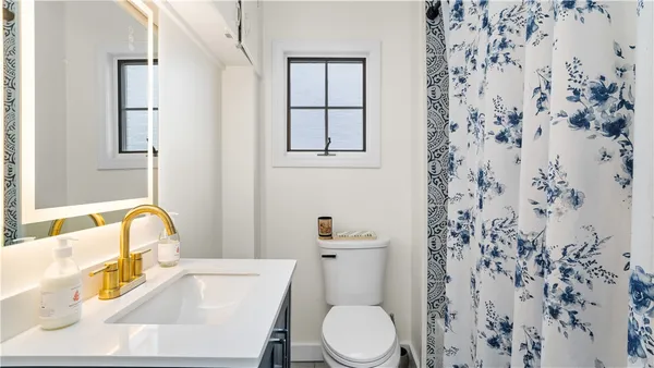 $1,200,000 | 629 Thames Street, Newport, RI 02840
