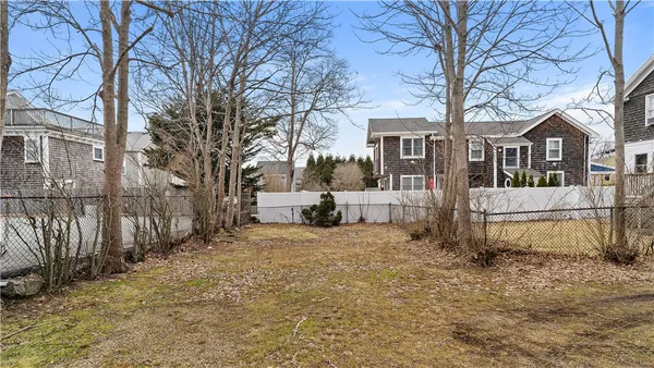 $1,200,000 | 629 Thames Street, Newport, RI 02840