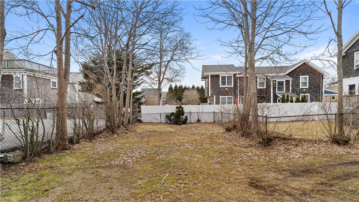629 Thames Street Newport, RI 02840 - Photo 25 of 32