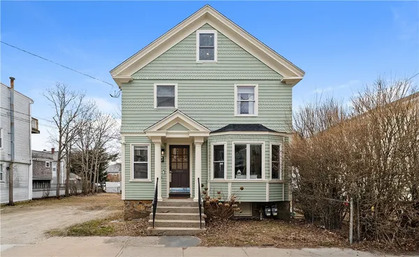 $1,200,000 | 629 Thames Street, Newport, RI 02840