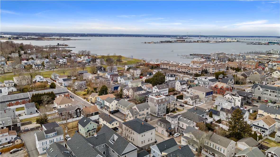 629 Thames Street Newport, RI 02840 - Photo 4 of 32