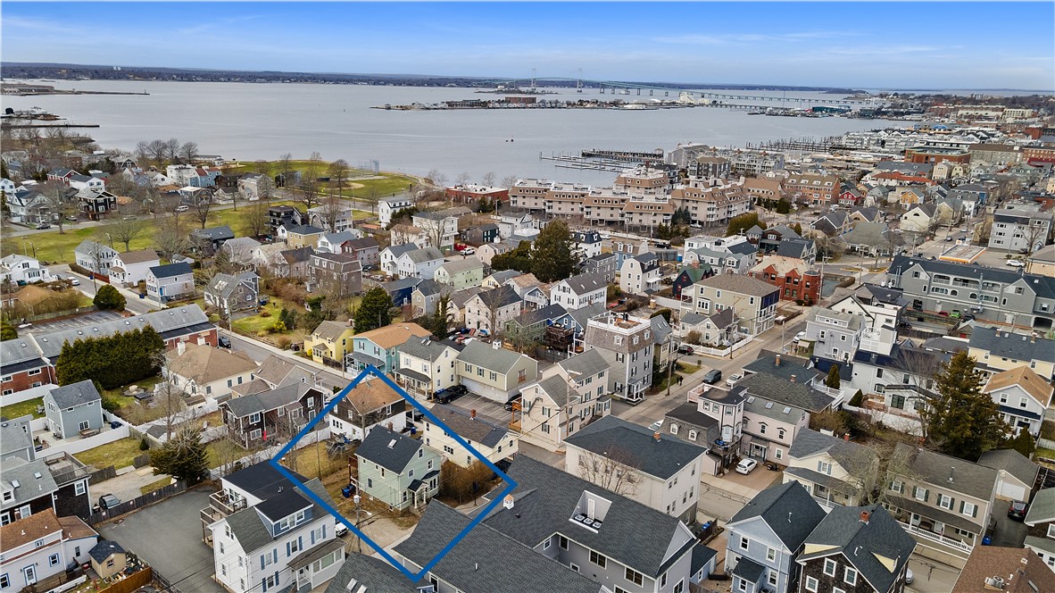 629 Thames Street Newport, RI 02840 - Photo 5 of 32