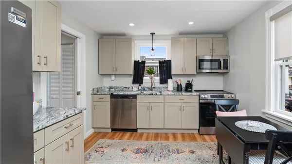 $1,200,000 | 629 Thames Street, Newport, RI 02840