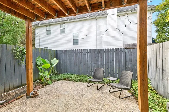 $339,000 | 948 Old Metairie Place, Metairie, LA 70001