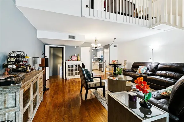 $339,000 | 948 Old Metairie Place, Metairie, LA 70001