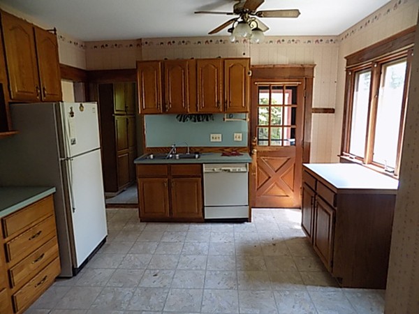 130 Pine Street West Springfield, MA 01089 - Photo 8 of 12 Gallery Image 8