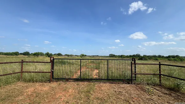 $230,000 | 4167 County Road 136, Floresville, TX 78114