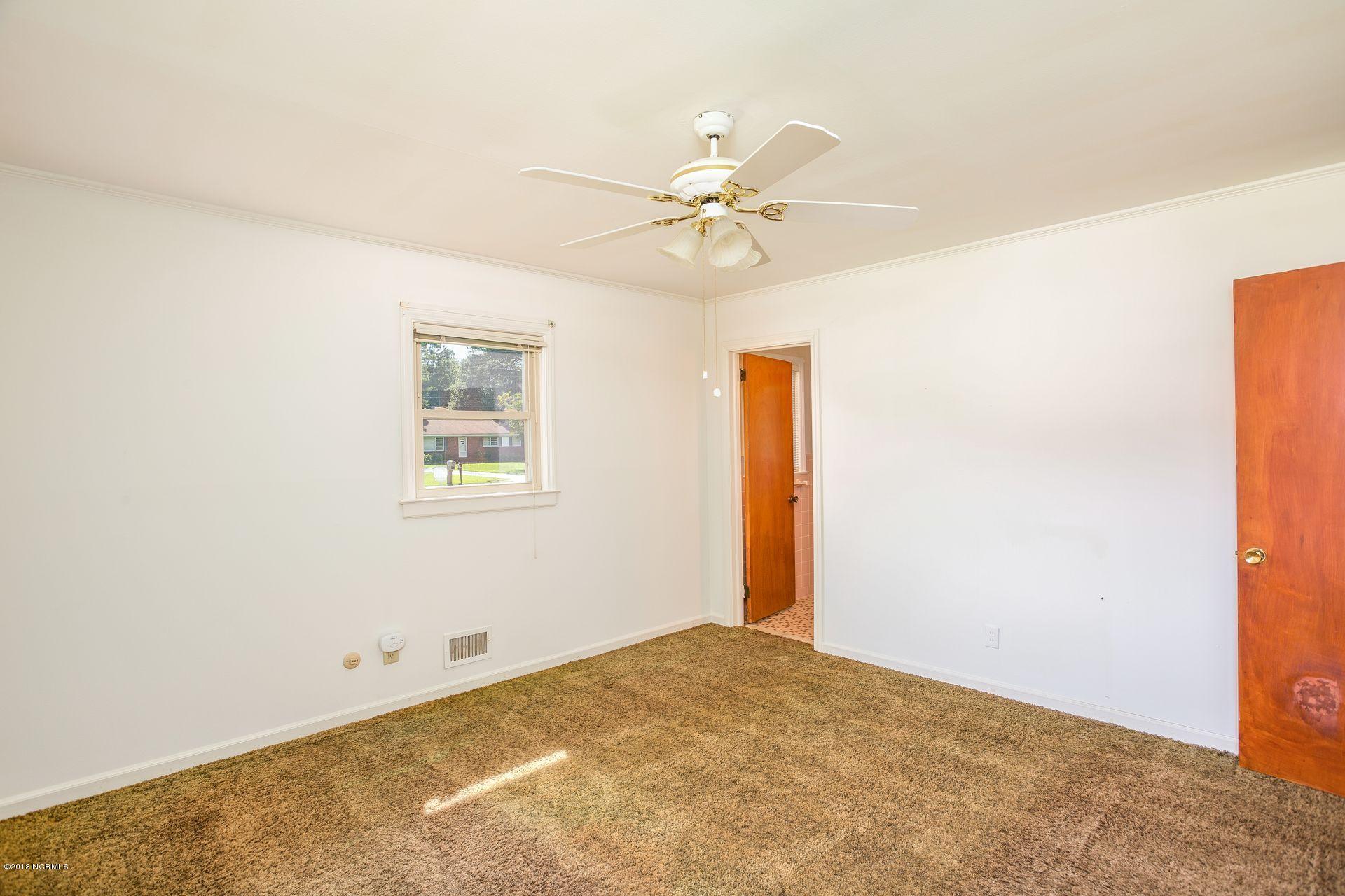 3927 Edgewood Road Wilmington, NC 28403 - Photo 13 of 27 40e15b5c-9323-40d1-a590-4ba528e10f30