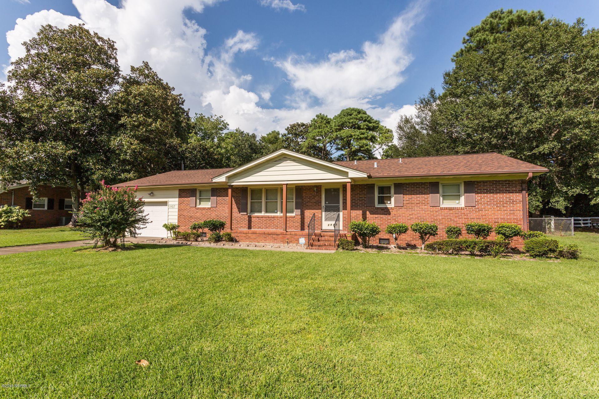 3927 Edgewood Road Wilmington, NC 28403 - Photo 2 of 27 9d219743-8af6-4623-8c9f-3ca5ca2a4feb (1)