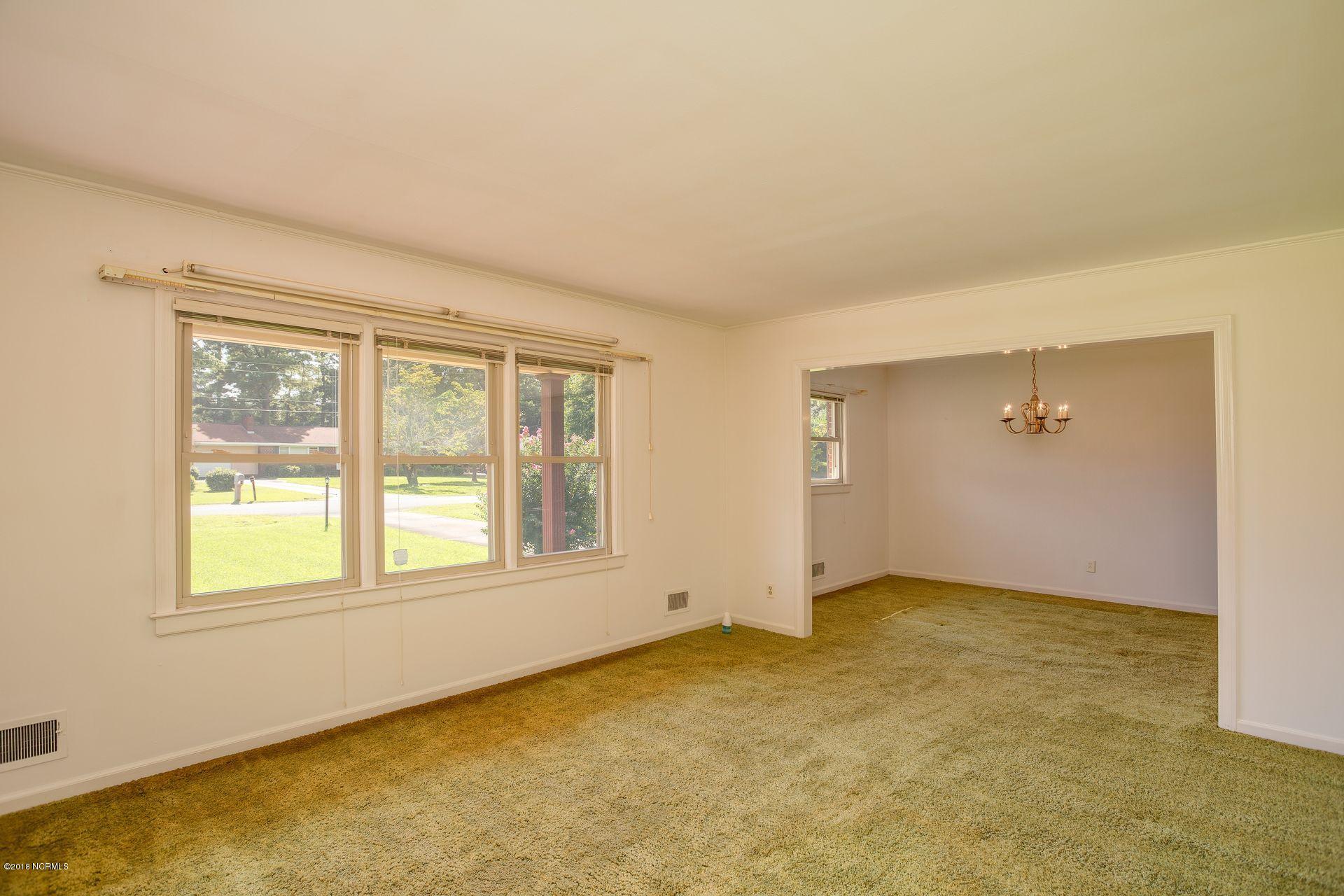 3927 Edgewood Road Wilmington, NC 28403 - Photo 6 of 27 262edeca-7e14-44f5-897d-23c09c848a8d