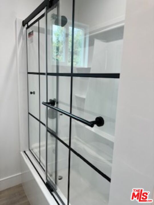 620 25th Street Manhattan Beach, CA 90266 - Photo 13 of 51 a bathroom with a shower