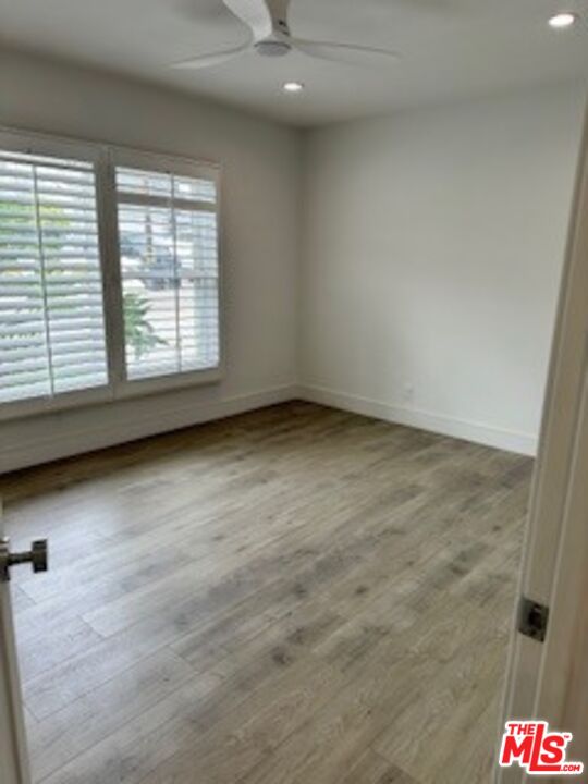 620 25th Street Manhattan Beach, CA 90266 - Photo 15 of 51 an empty room with a windows