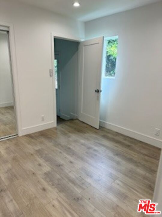620 25th Street Manhattan Beach, CA 90266 - Photo 19 of 51 an empty room with window