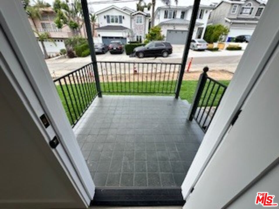 620 25th Street Manhattan Beach, CA 90266 - Photo 43 of 51 a view of balcony with wooden floor