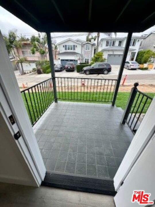 620 25th Street Manhattan Beach, CA 90266 - Photo 44 of 51 a view of outdoor space and yard
