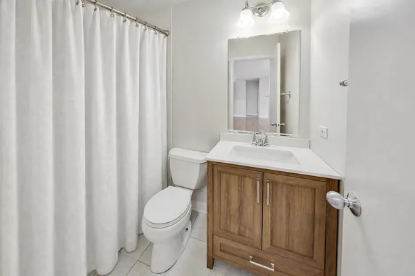 $3,400 | 680 North Green Street, Unit 408, Chicago, IL 60642