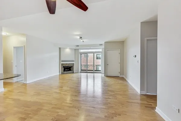 $3,400 | 680 North Green Street, Unit 408, Chicago, IL 60642