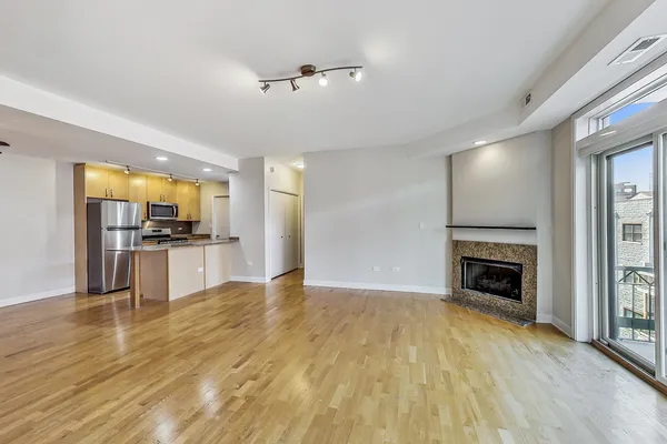 $3,400 | 680 North Green Street, Unit 408, Chicago, IL 60642