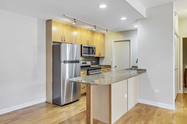 $3,400 | 680 North Green Street, Unit 408, Chicago, IL 60642