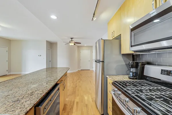 $3,400 | 680 North Green Street, Unit 408, Chicago, IL 60642