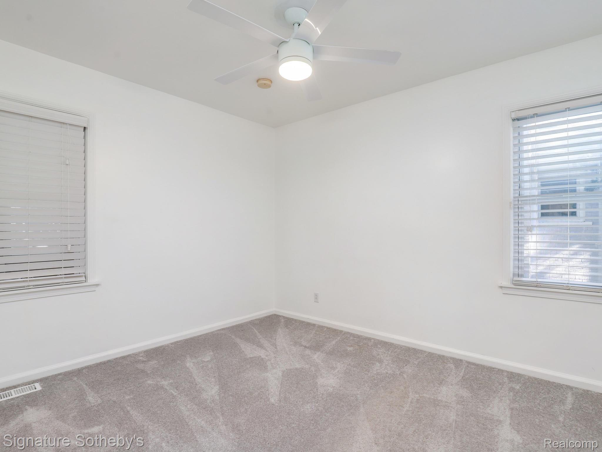 2695 Yorkshire Road Birmingham, MI 48009 - Photo 17 of 37 18.jpg