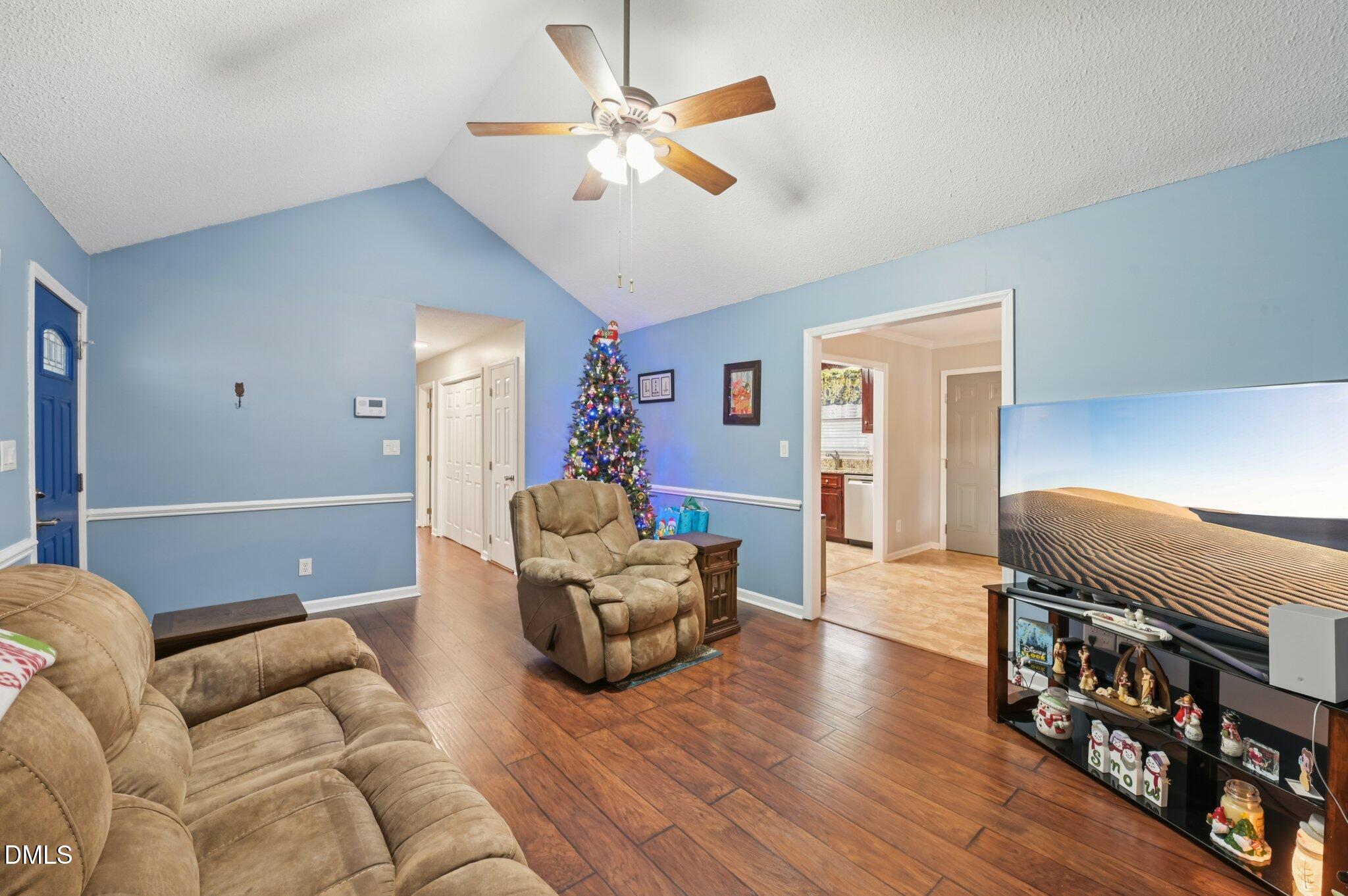 10 Syracuse Place Durham, NC 27704 - Photo 5 of 26 9-web-or-mls-Syracuse Pl-S1912-009