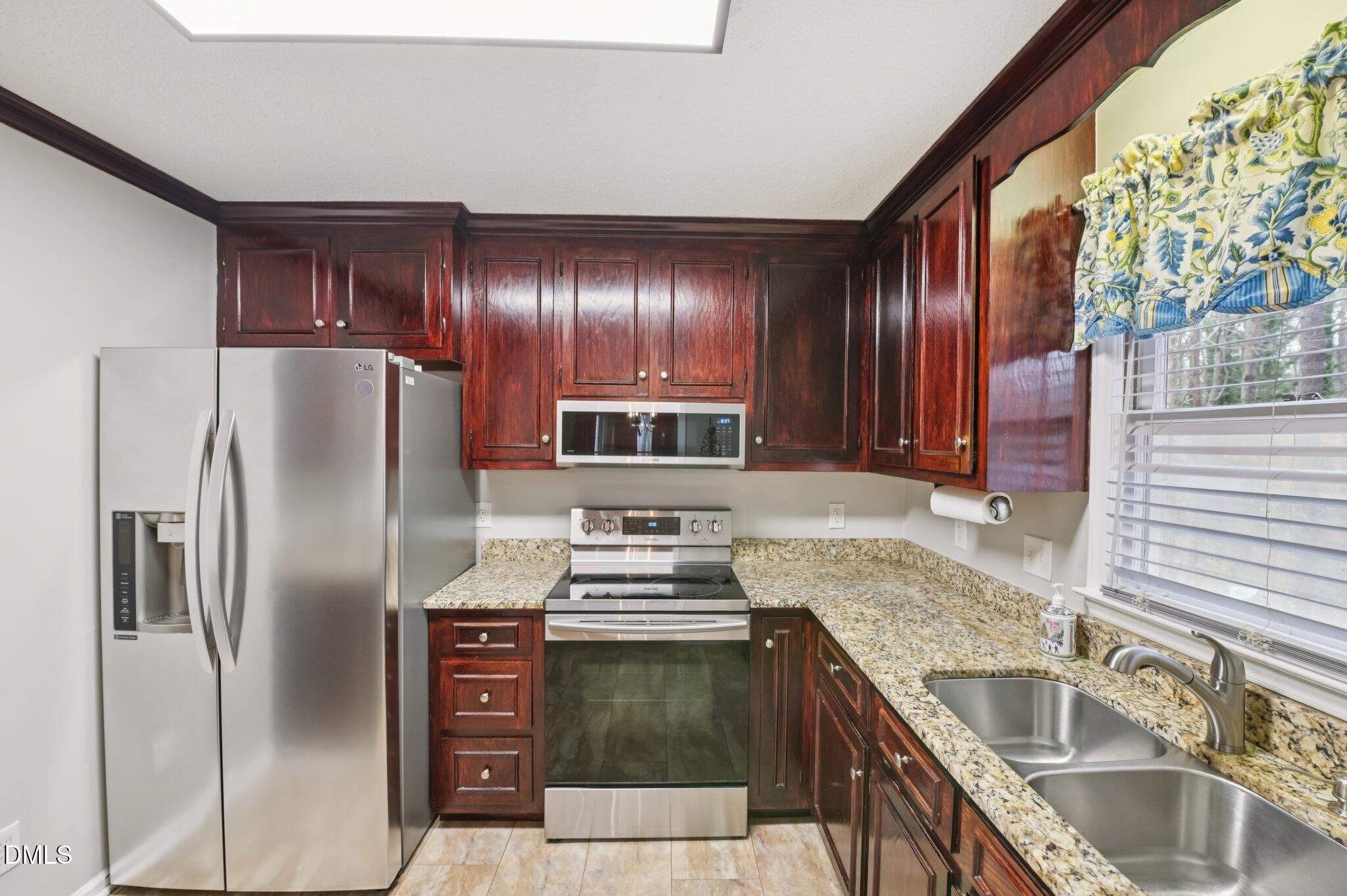 10 Syracuse Place Durham, NC 27704 - Photo 10 of 26 15-web-or-mls-Syracuse Pl-S1912-015