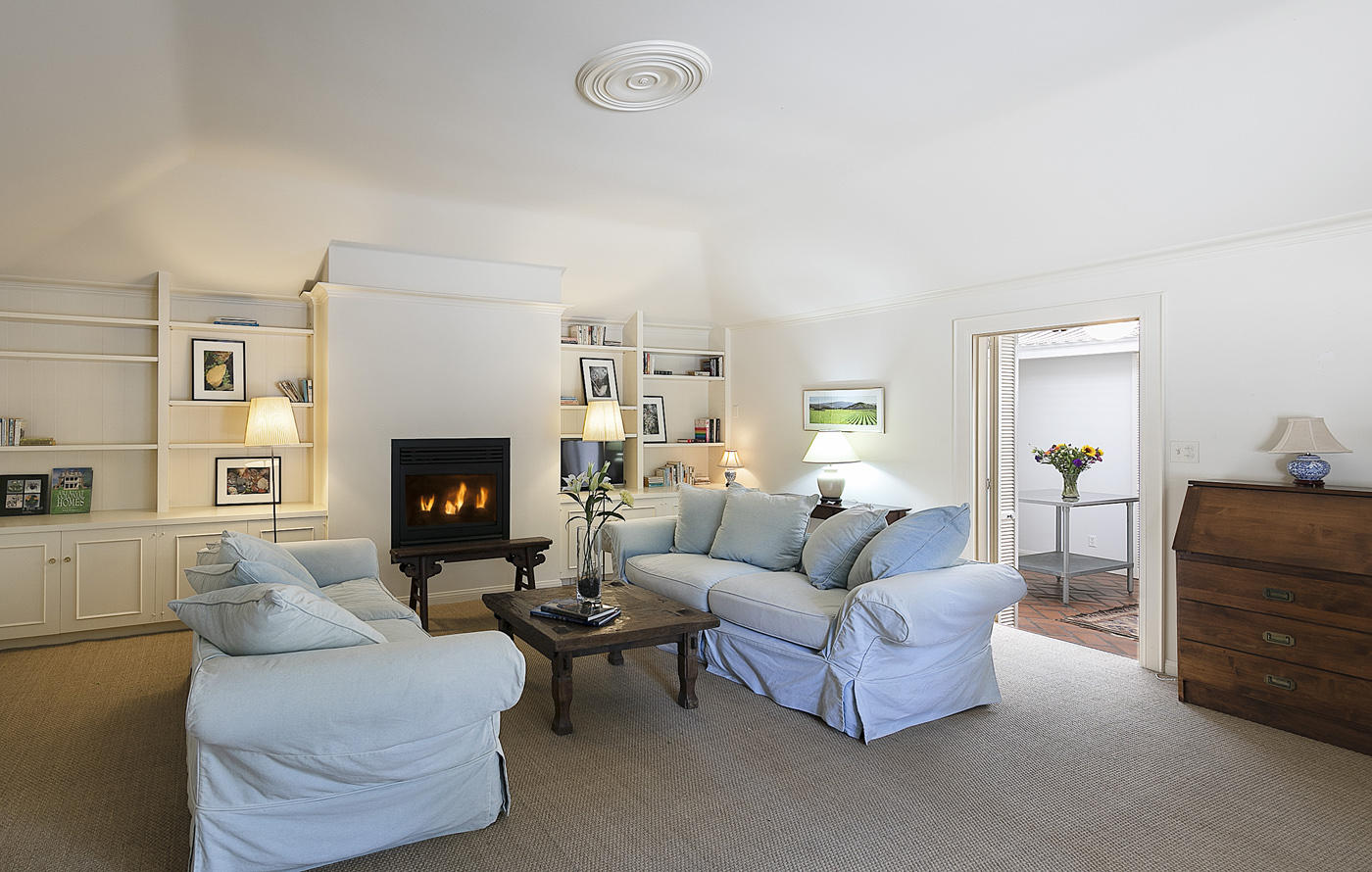 1333 East Valley Road Santa Barbara, CA 93108 - Photo 17 of 19 Guest House living room
