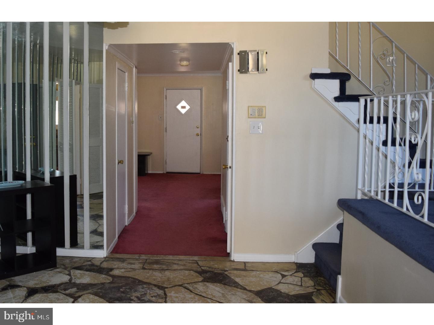 9708 Wynmill Road Philadelphia, PA 19115 - Photo 2 of 25 Foyer