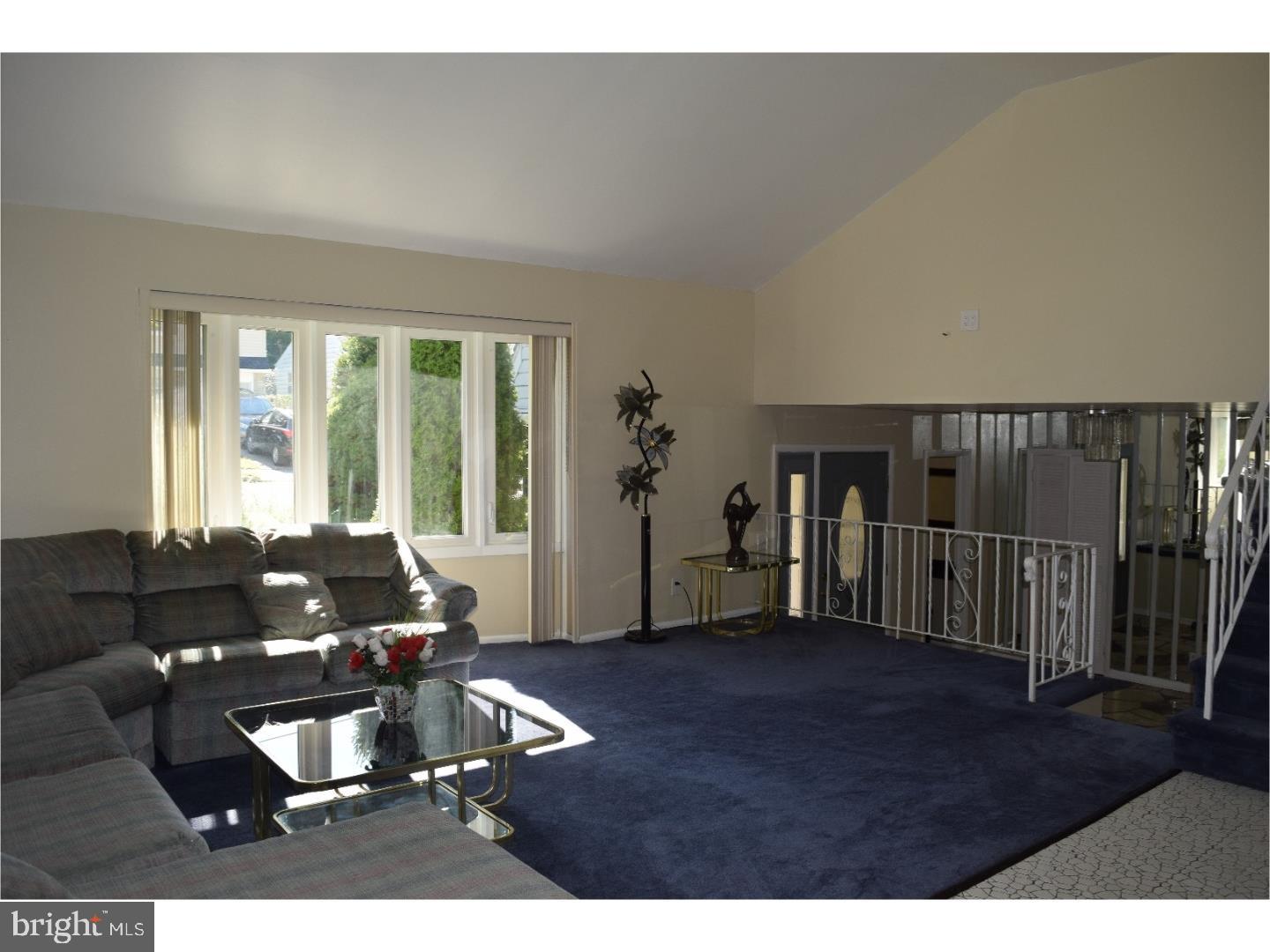 9708 Wynmill Road Philadelphia, PA 19115 - Photo 13 of 25 Living Room