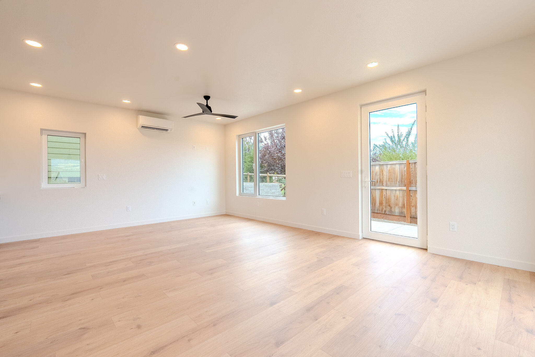 312 East Rapp Road Talent, OR 97540 - Photo 22 of 37 DSC01883-HDR